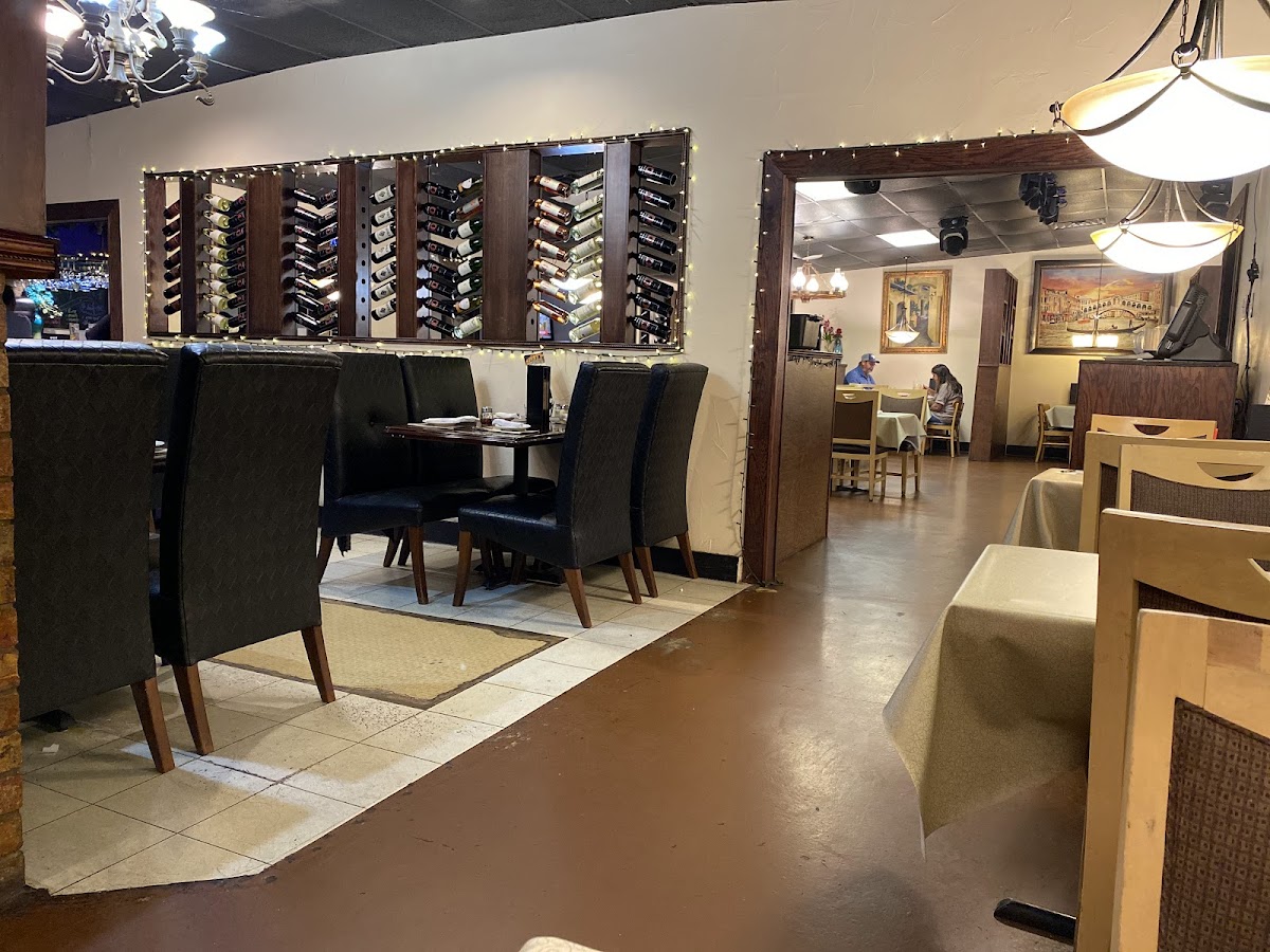 Romas Italian Restaurant